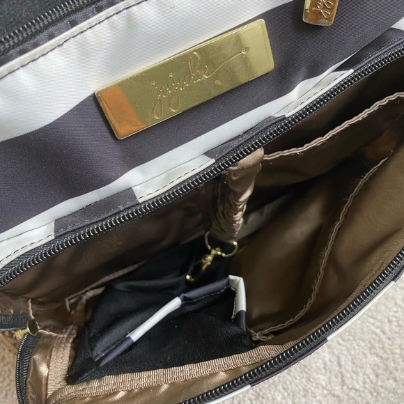 Jujube BFF Back pack diaper bag The First Lady - Picture 11 of 15